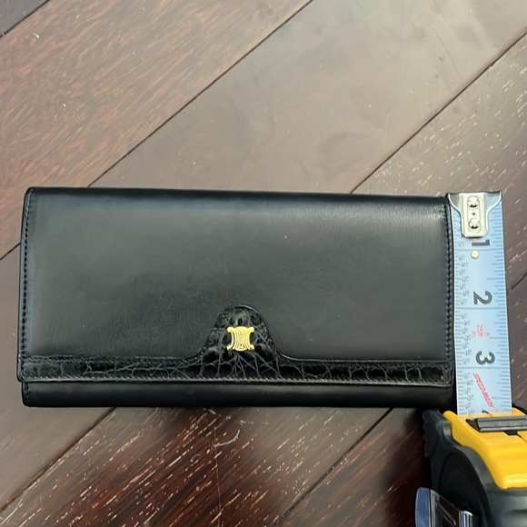 Céline Triomphe WOC, Reptile and Lambskin Leather Wallet en Noire - Picture 16 of 16